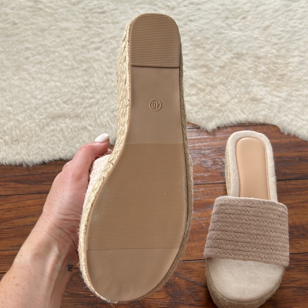 Slip on - Picture 3 of 3